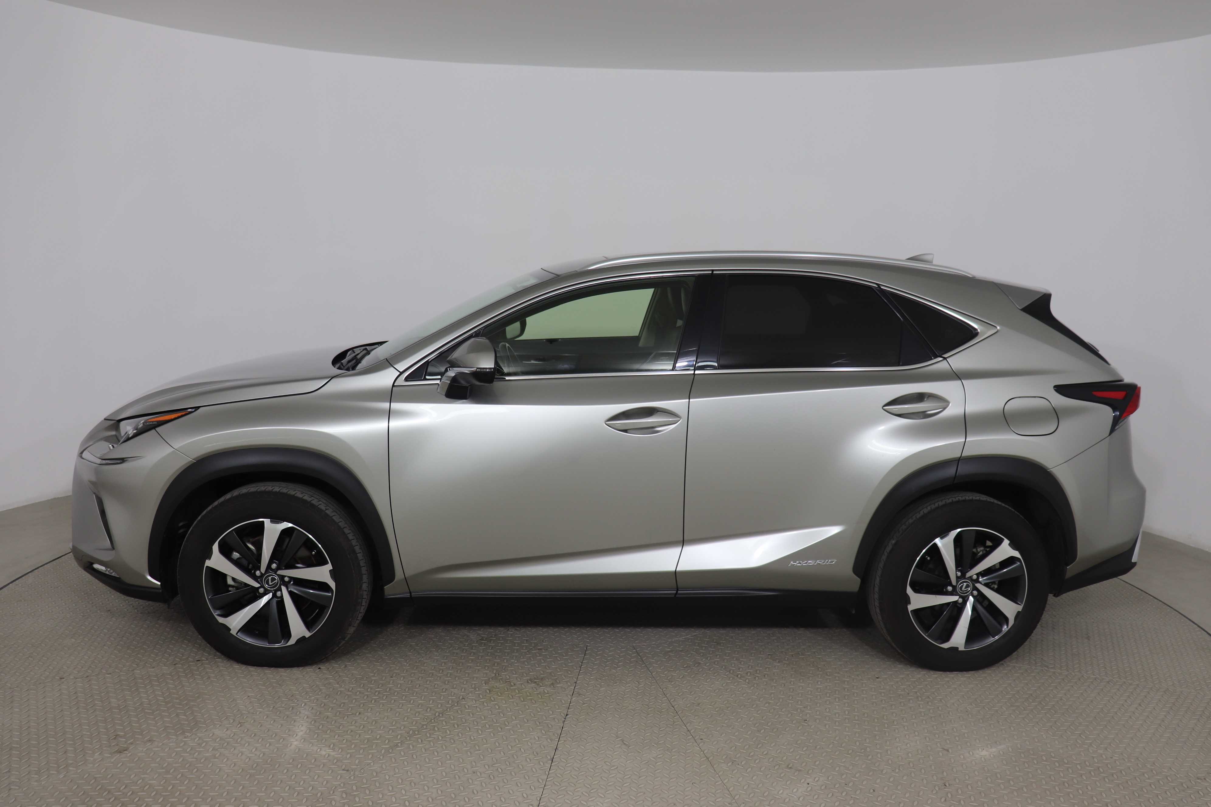 Lexus NX 2022