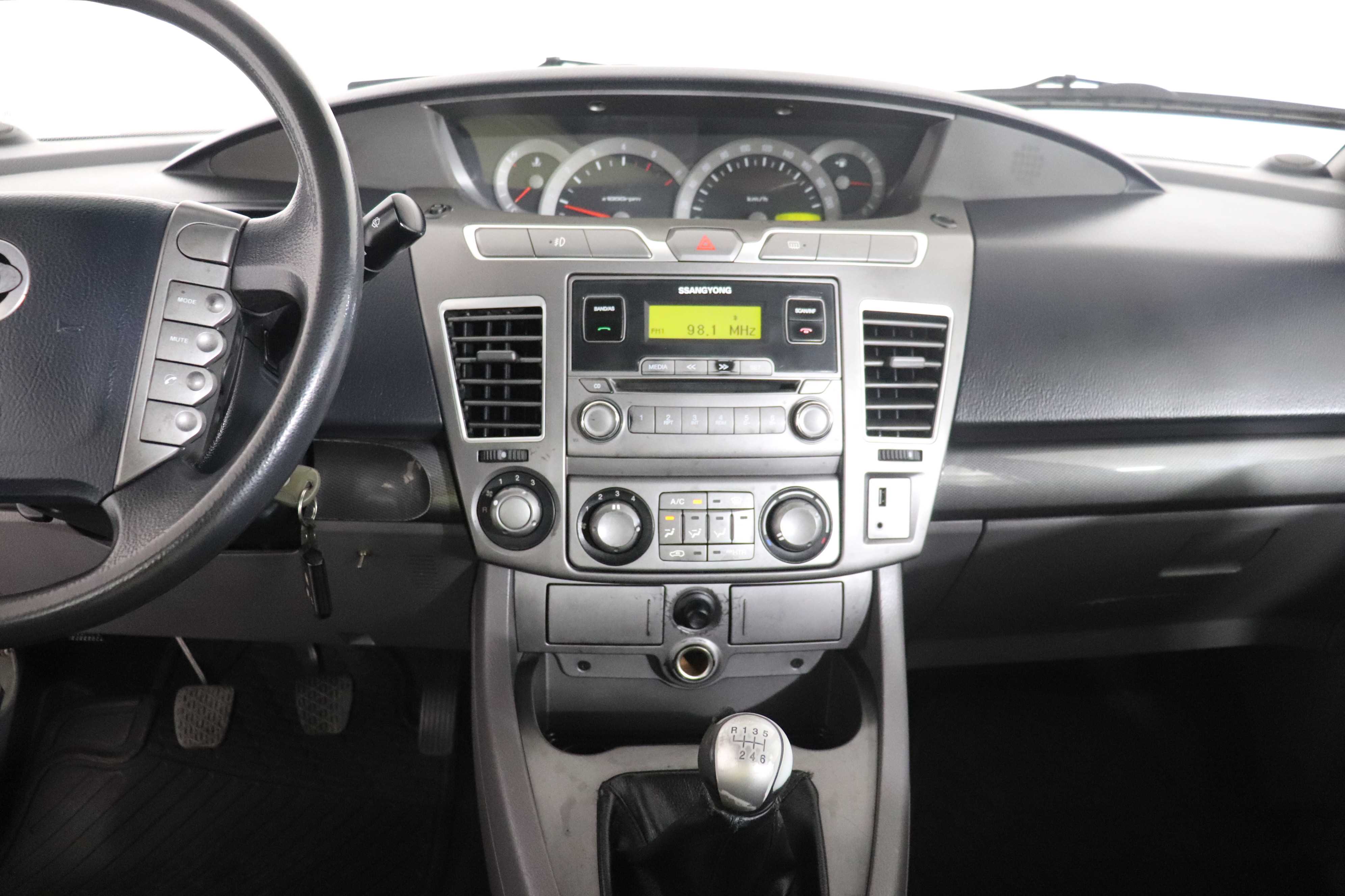 Ssangyong Rodius 2014