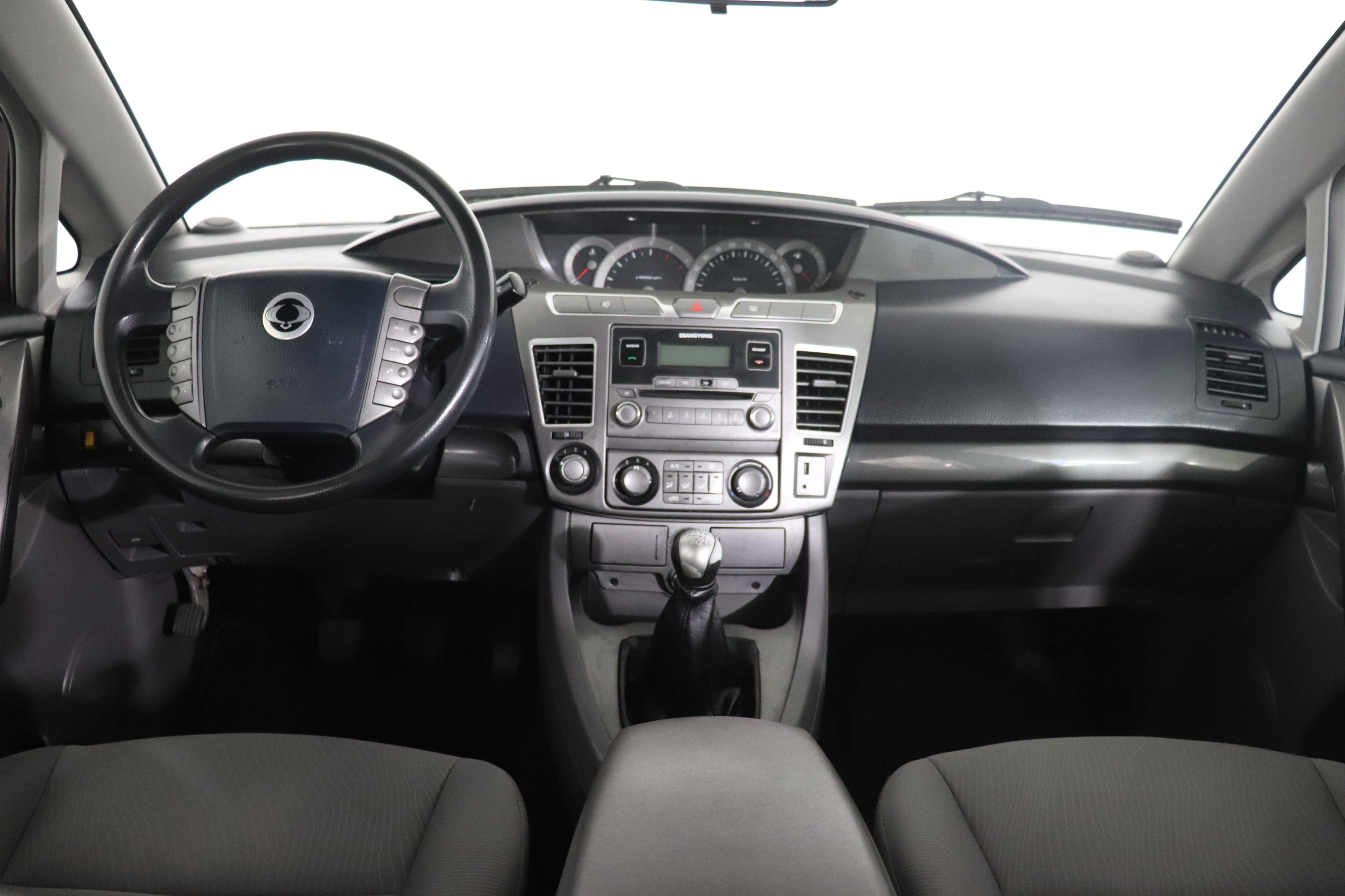 Ssangyong Rodius 2014