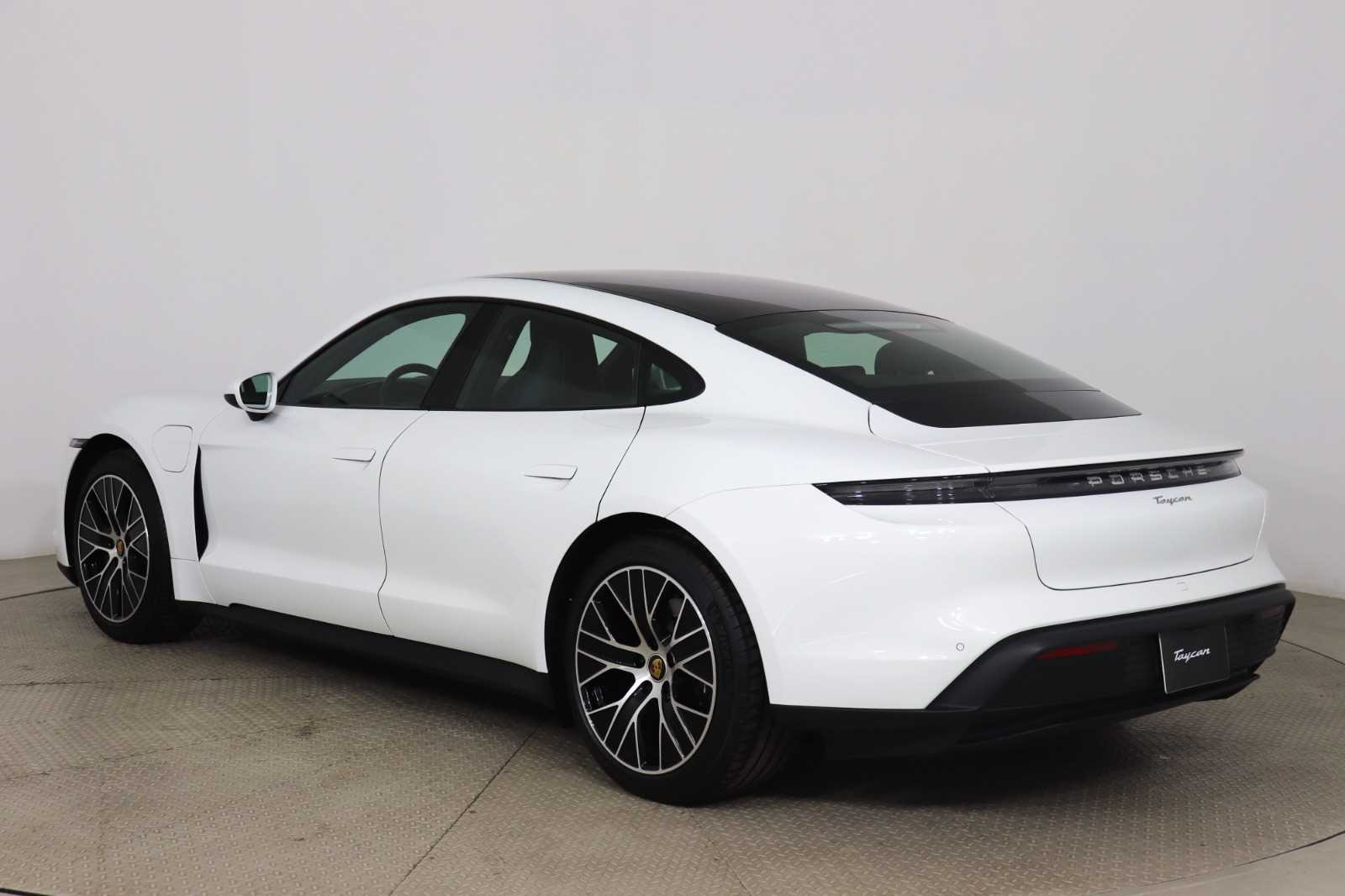 Porsche Taycan 2024