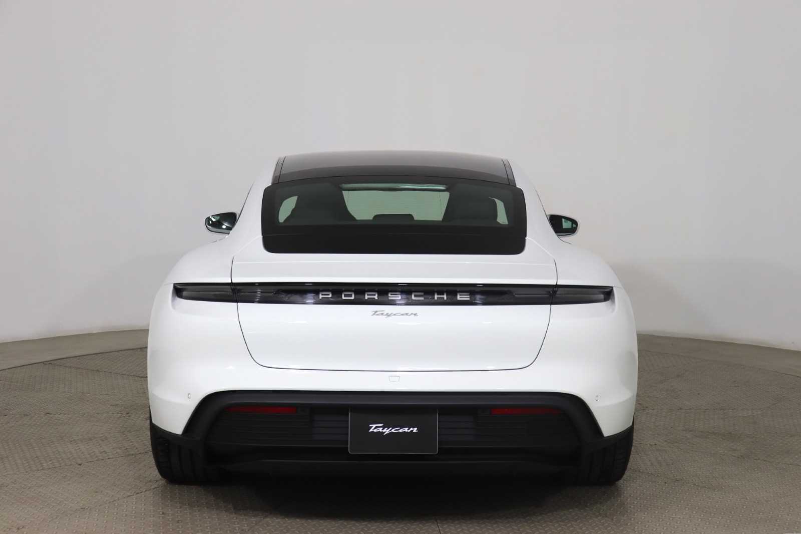Porsche Taycan 2024