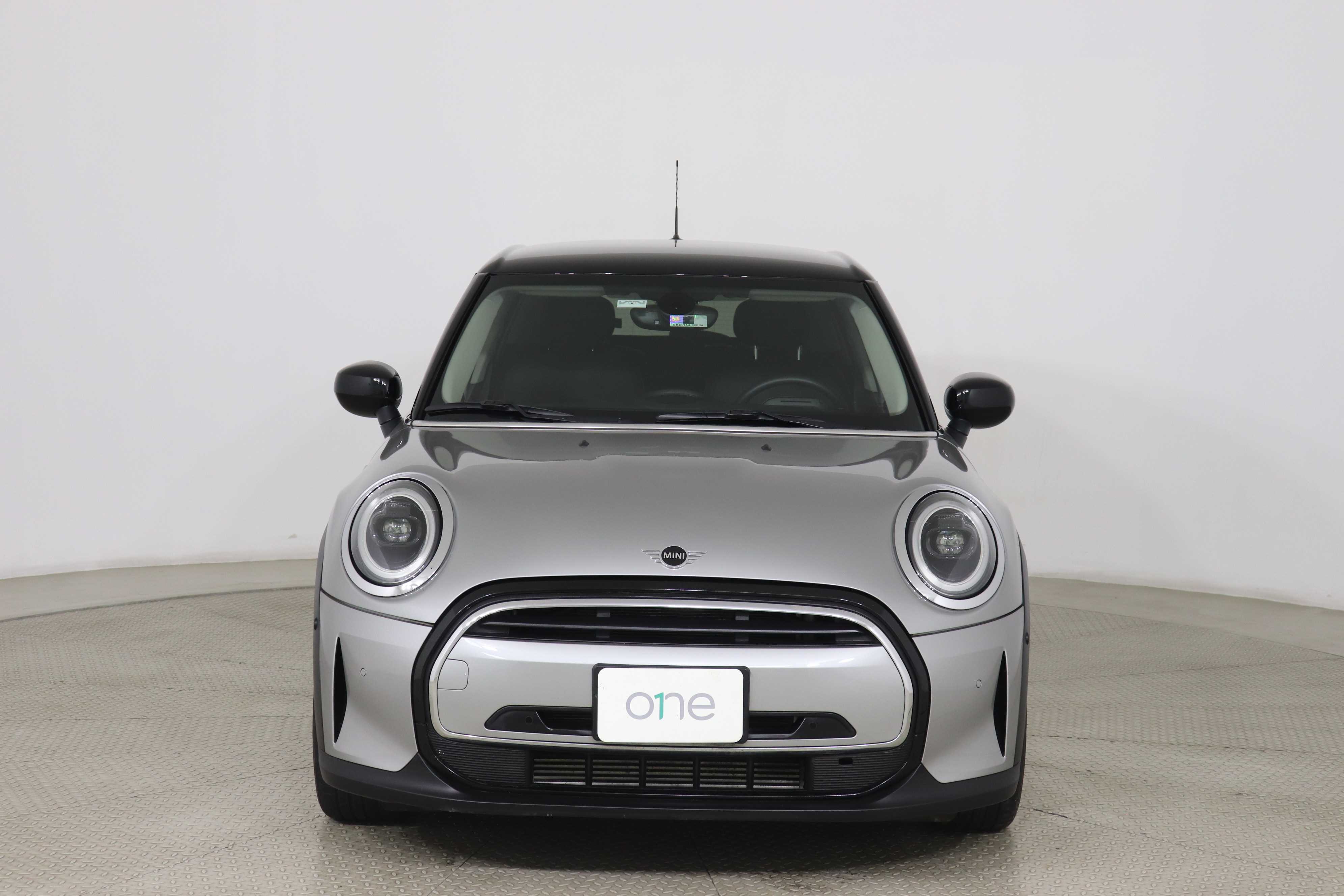 Mini Hatch 2024