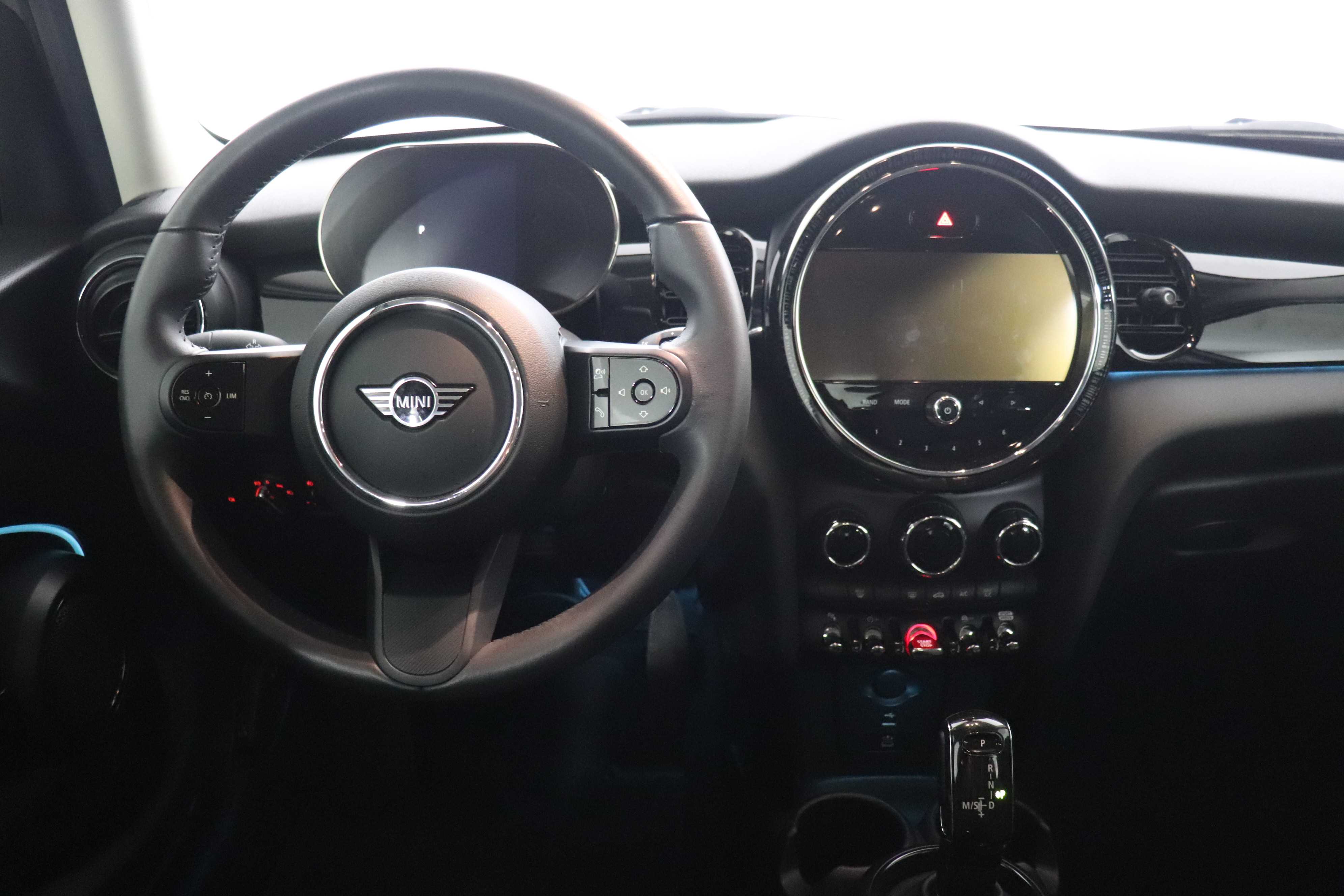 Mini Hatch 2024