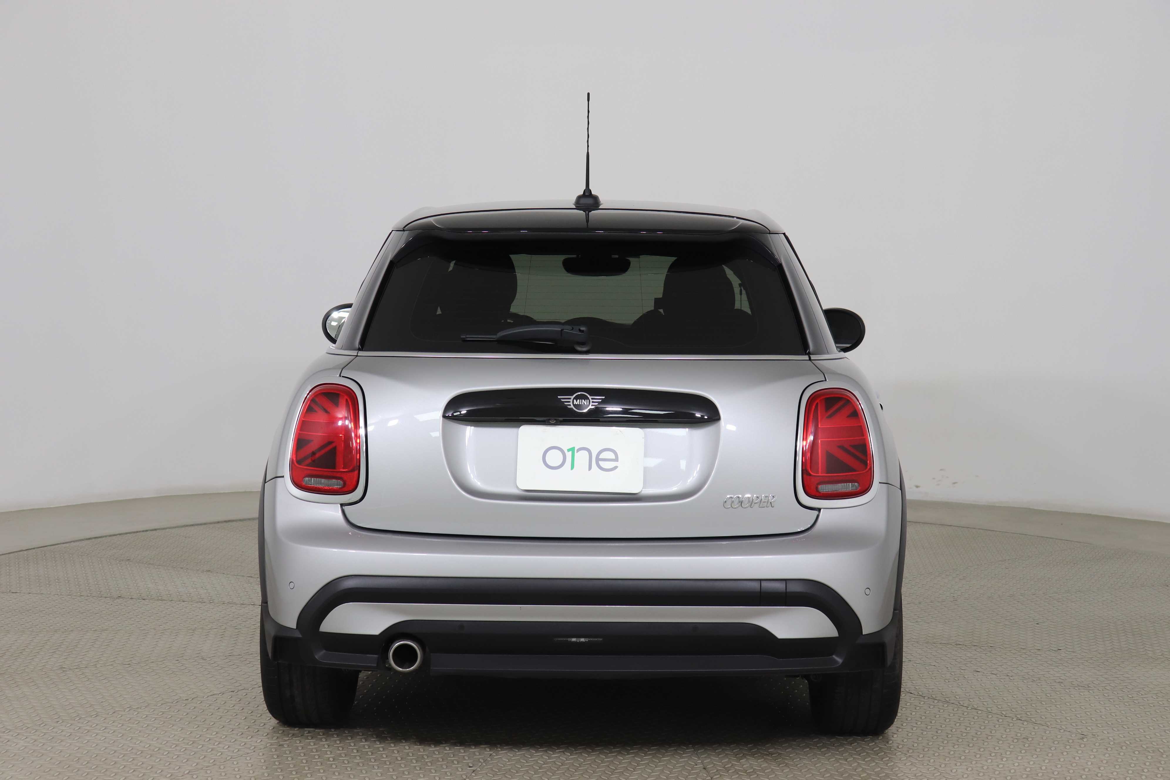 Mini Hatch 2024