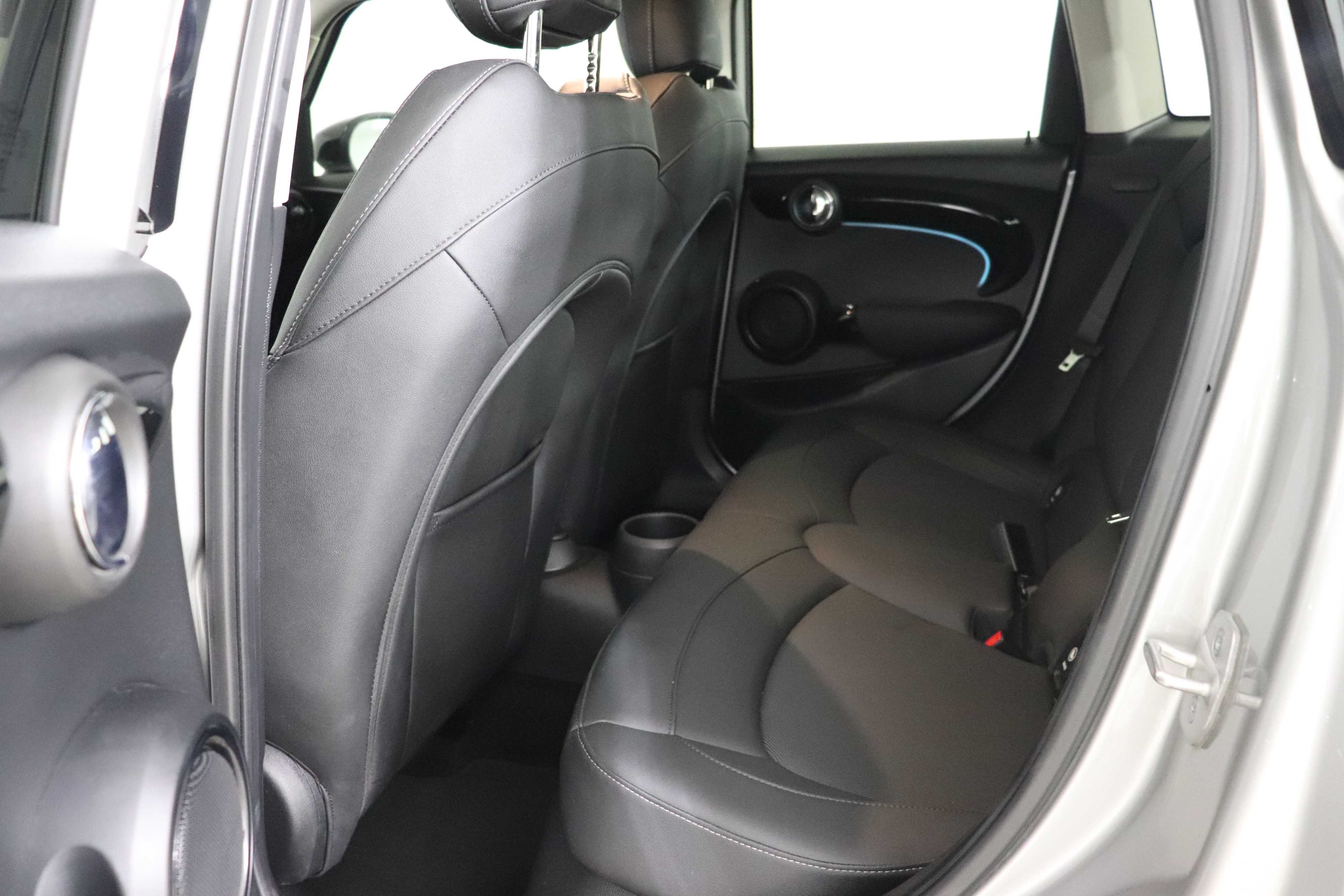 Mini Hatch 2024
