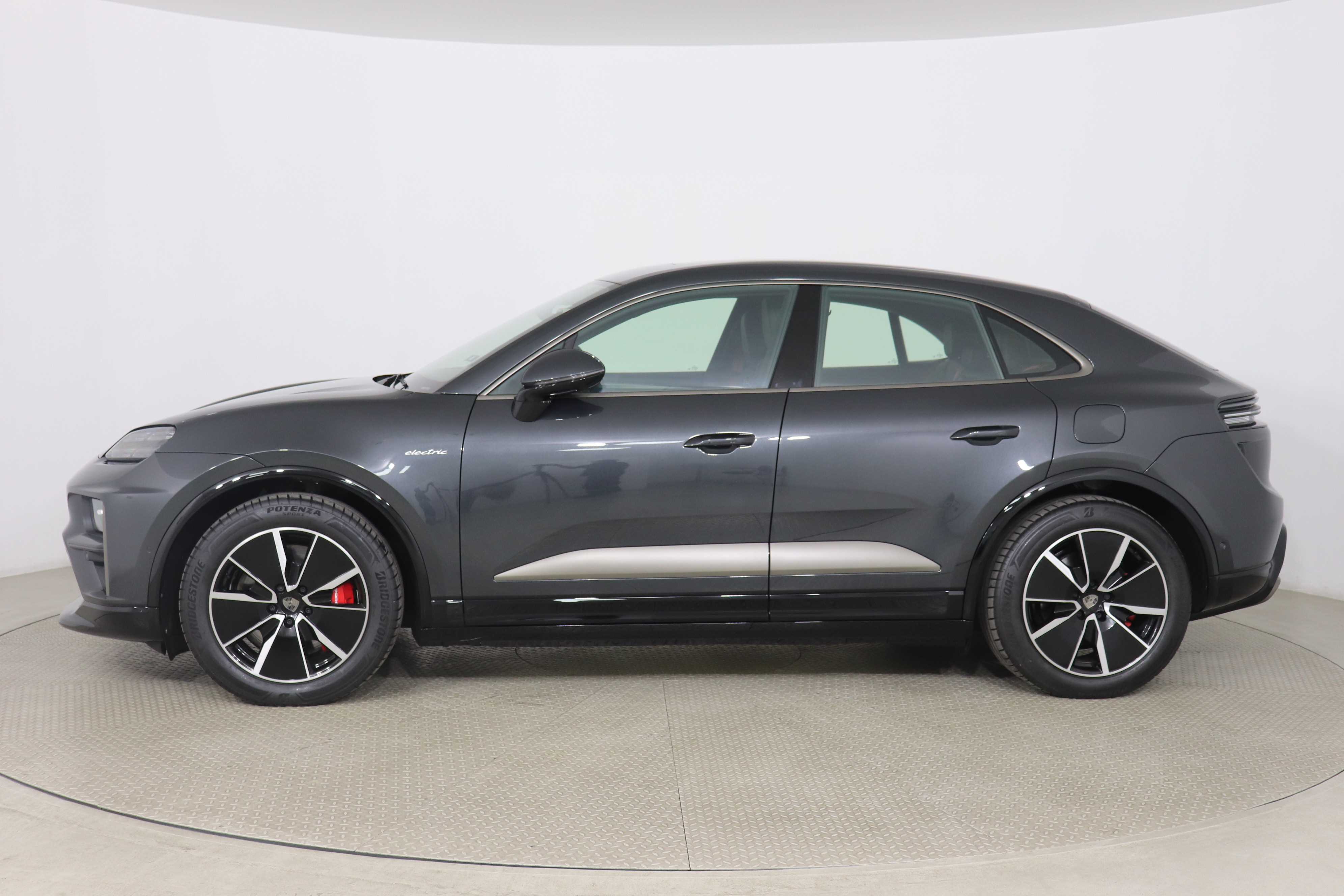 Porsche Macan - One Macan