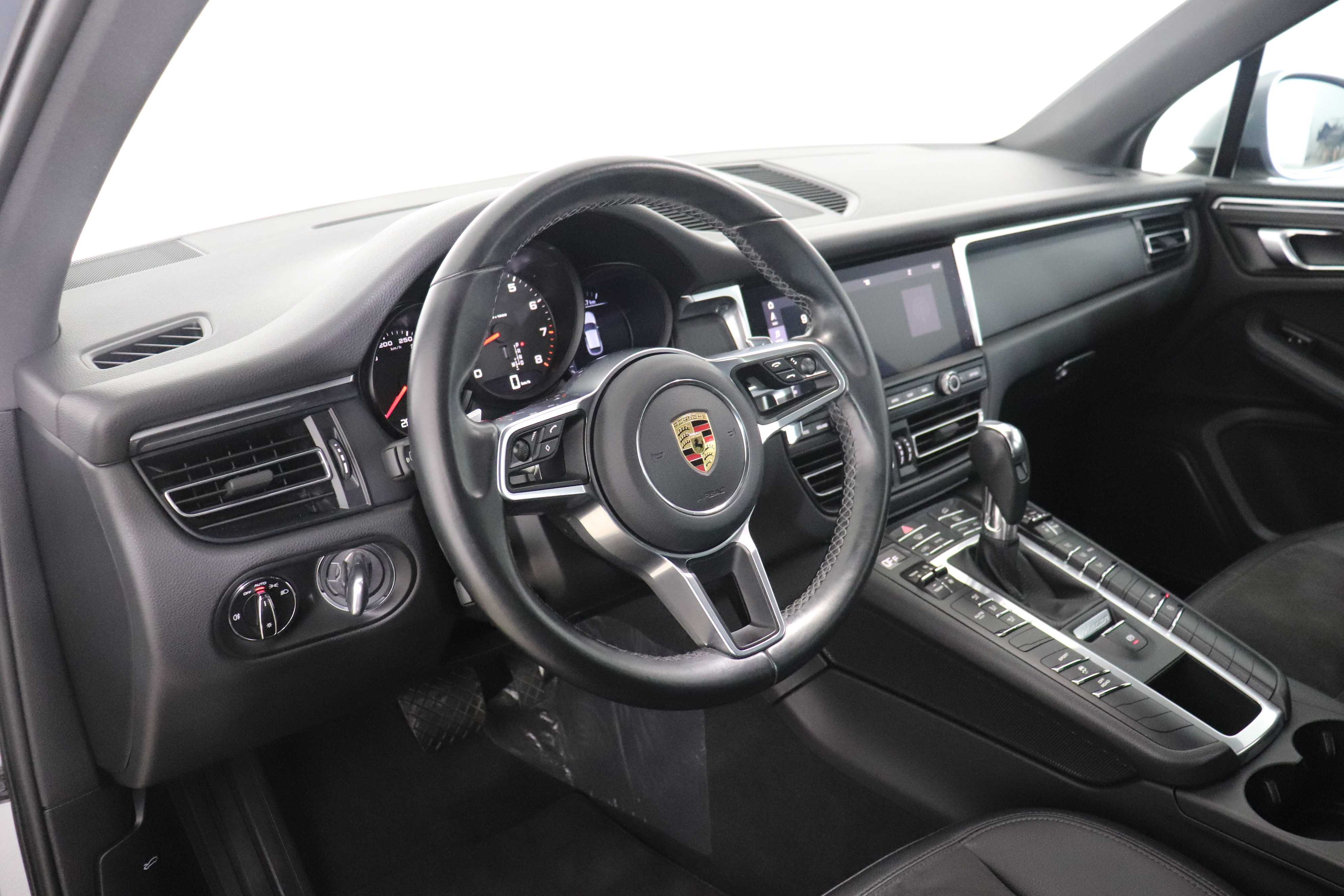 Porsche Macan 2021
