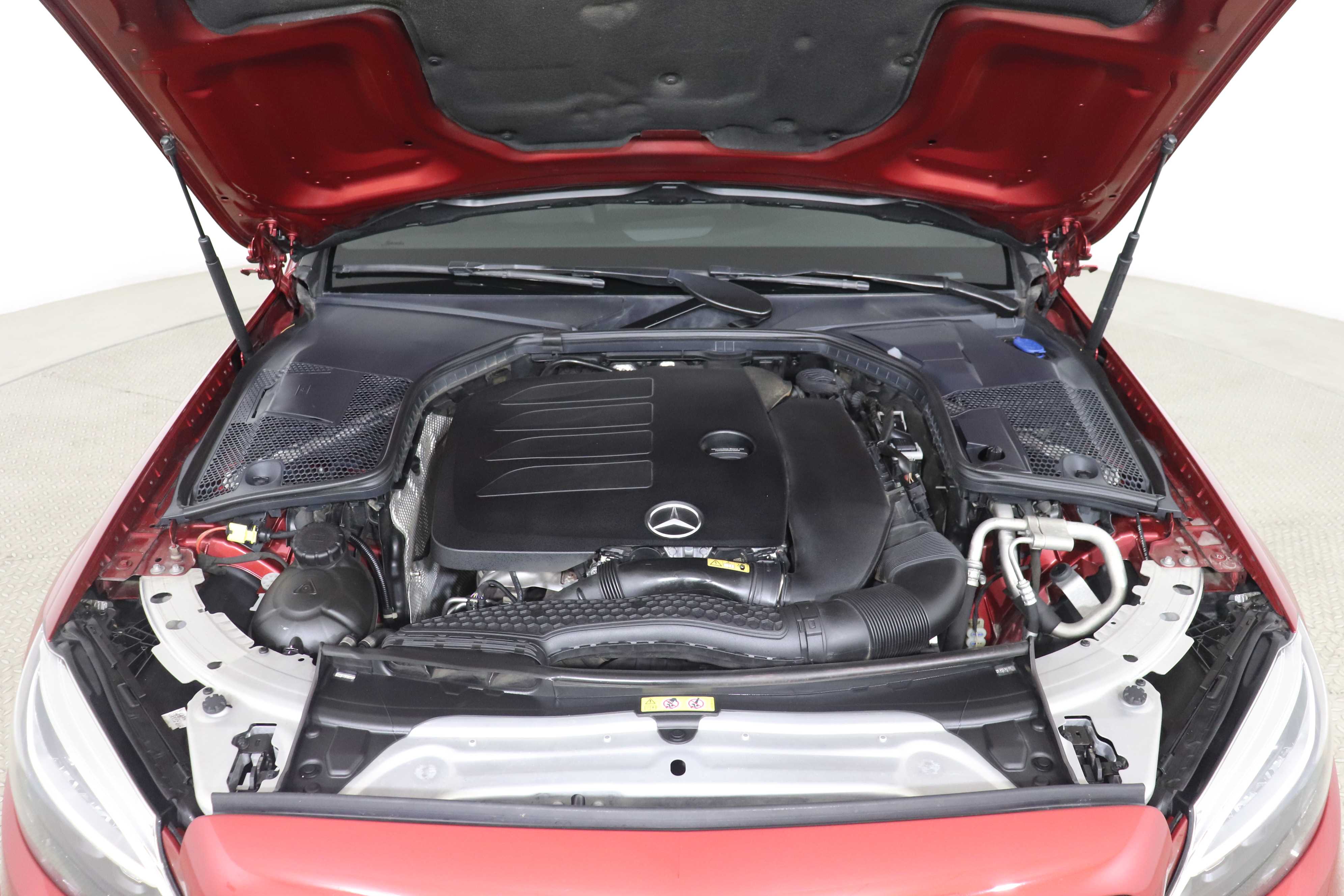 Mercedes-Benz C-200 2020