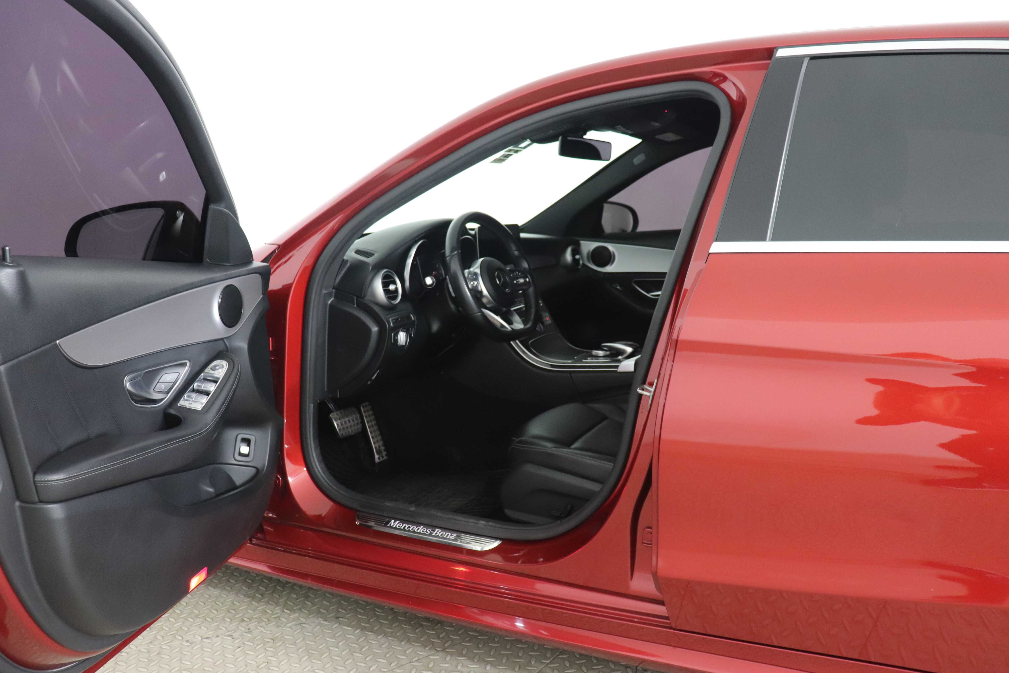 Mercedes-Benz C-200 2020