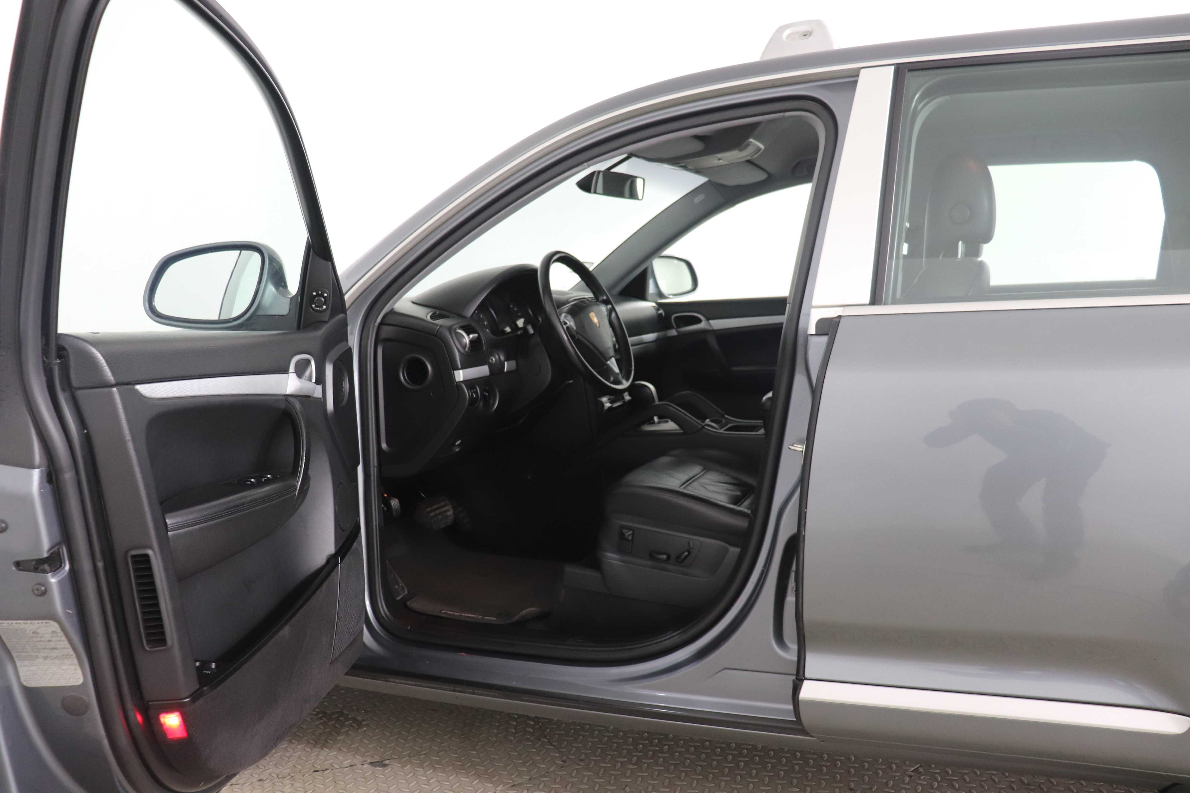 Porsche Cayenne 2005