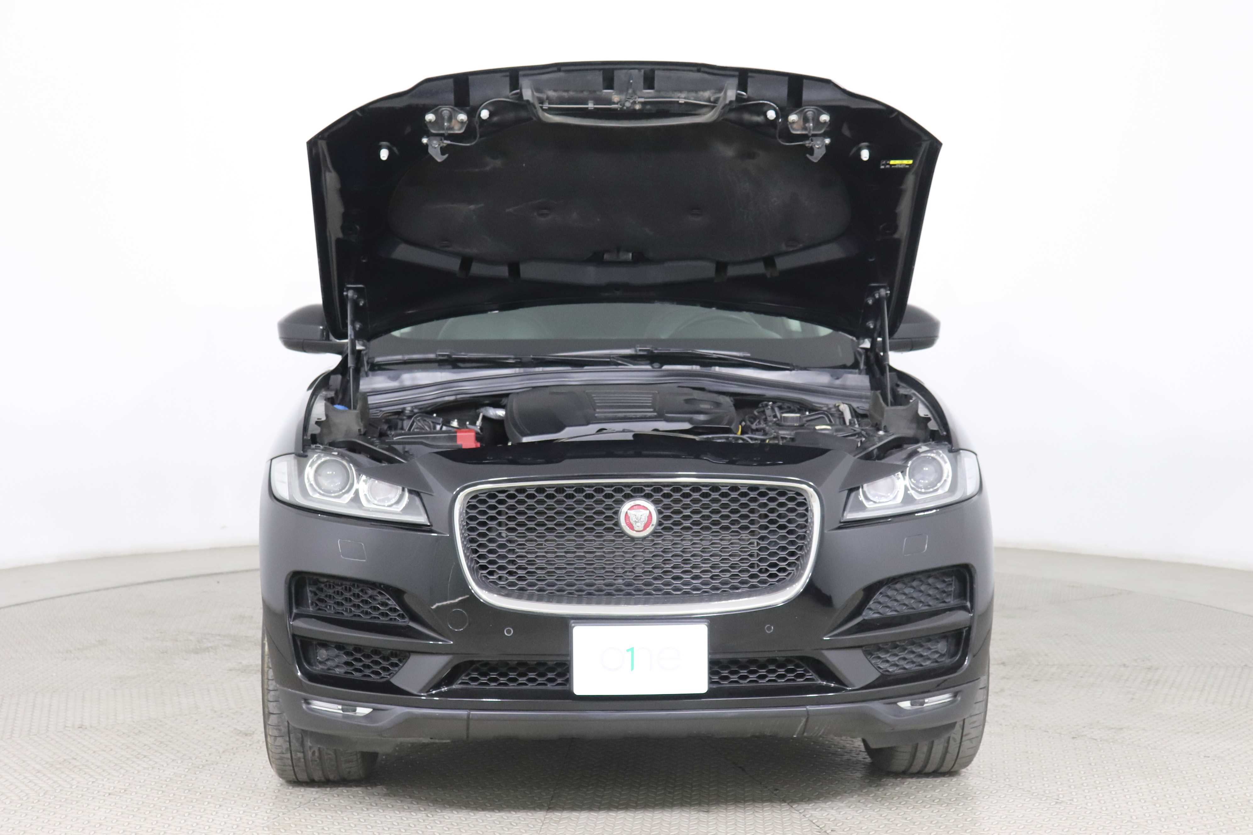 Jaguar F-Pace - One F-Pace