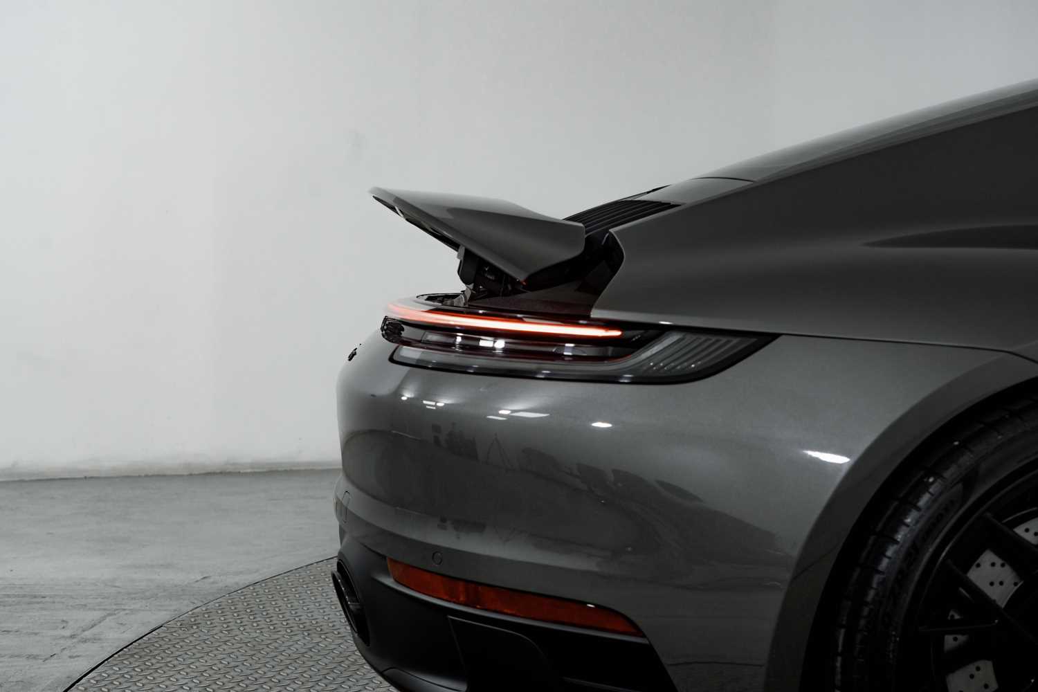 Porsche 911 Carrera 2024