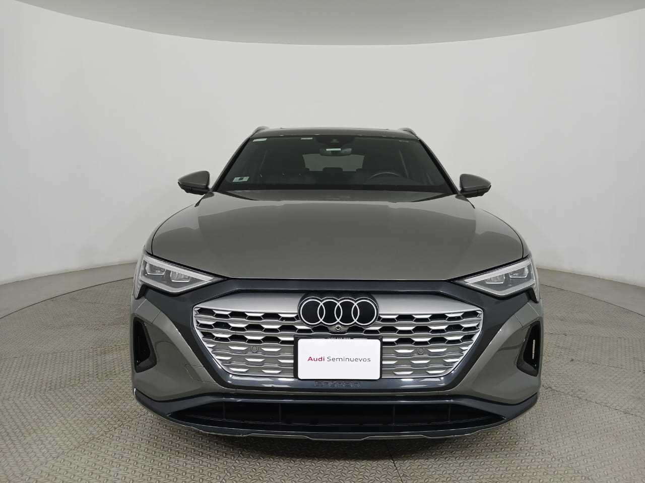 Audi Q8 E-Tron - One Q8 E-Tron