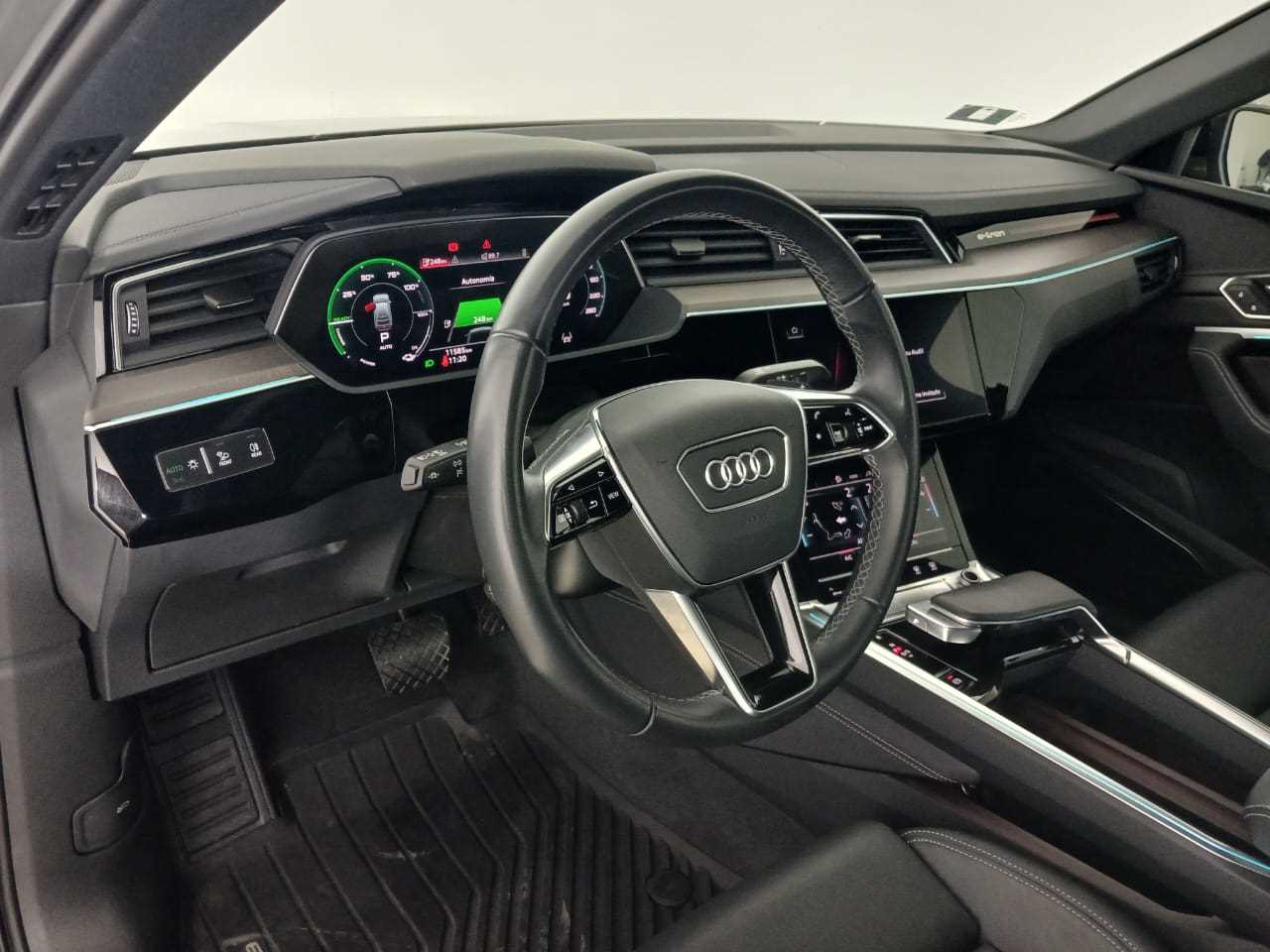 Audi Q8 E-Tron - One Q8 E-Tron