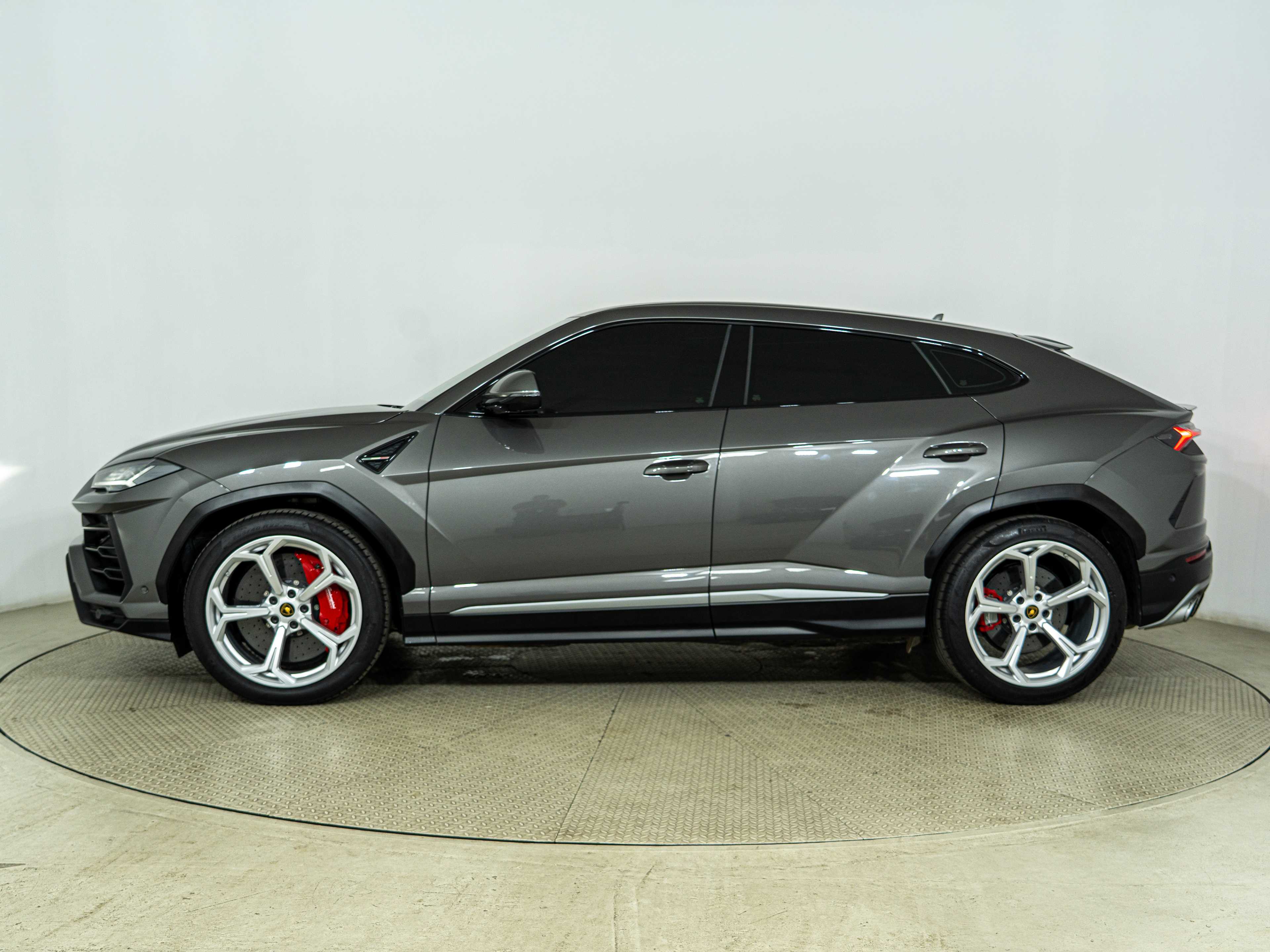 Lamborghini Urus - One Urus