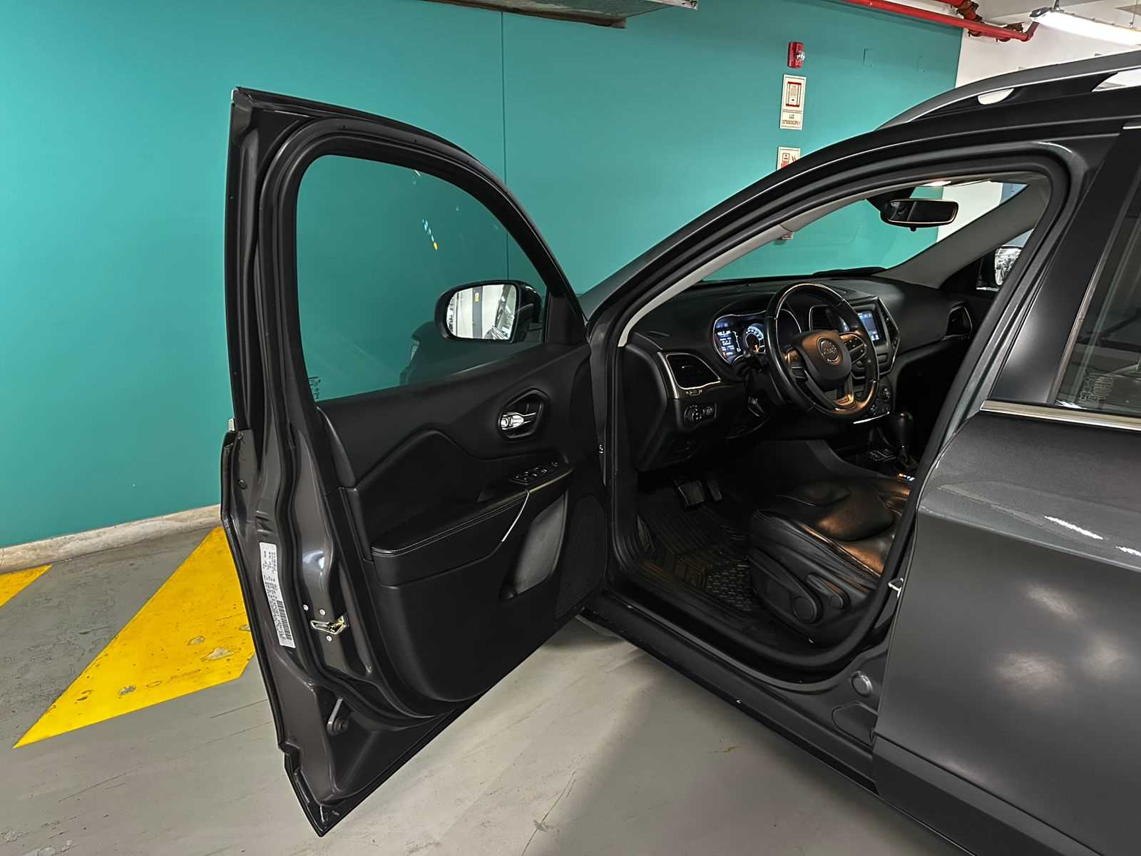 Jeep Cherokee - One Cherokee