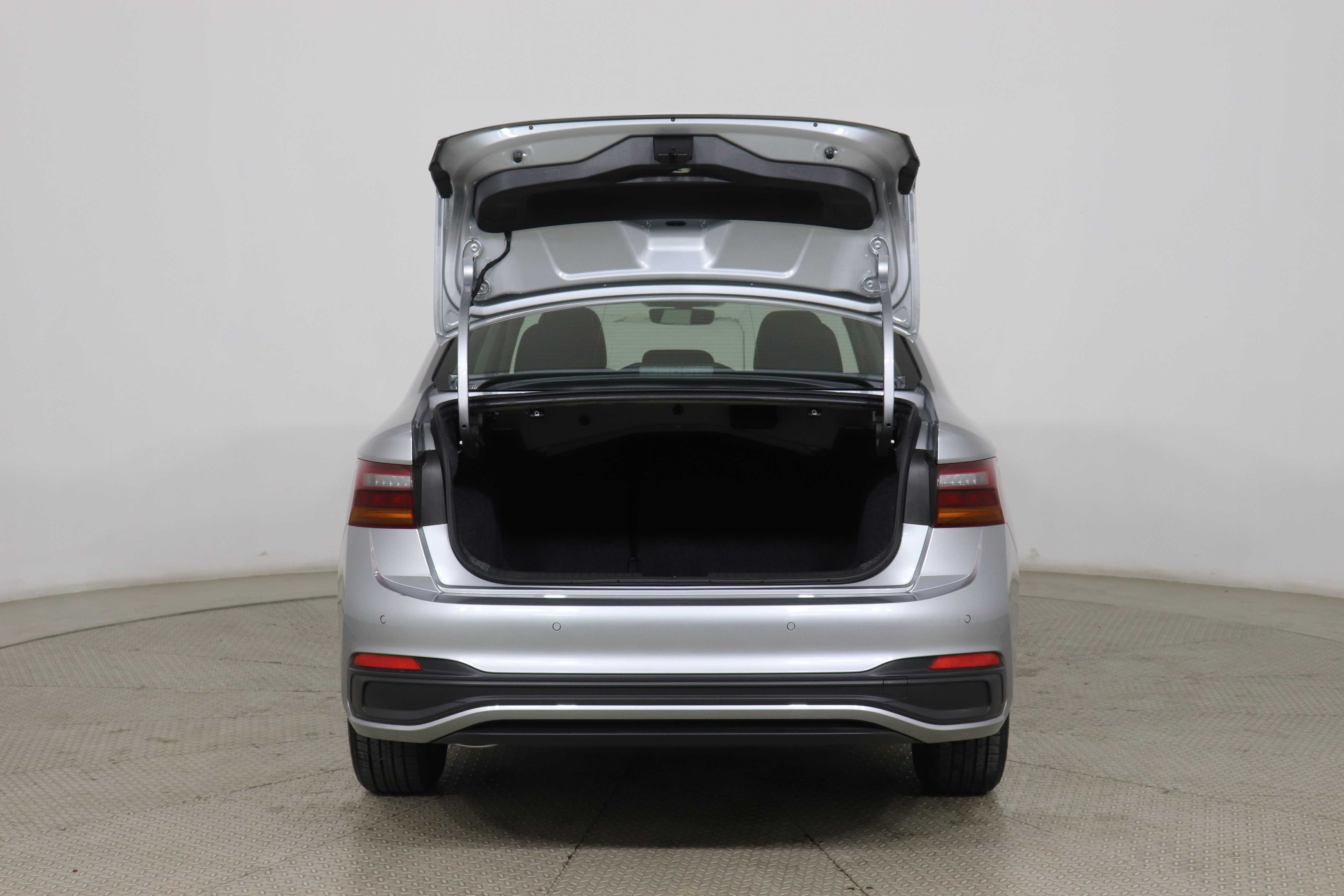 Volkswagen Jetta - One Jetta