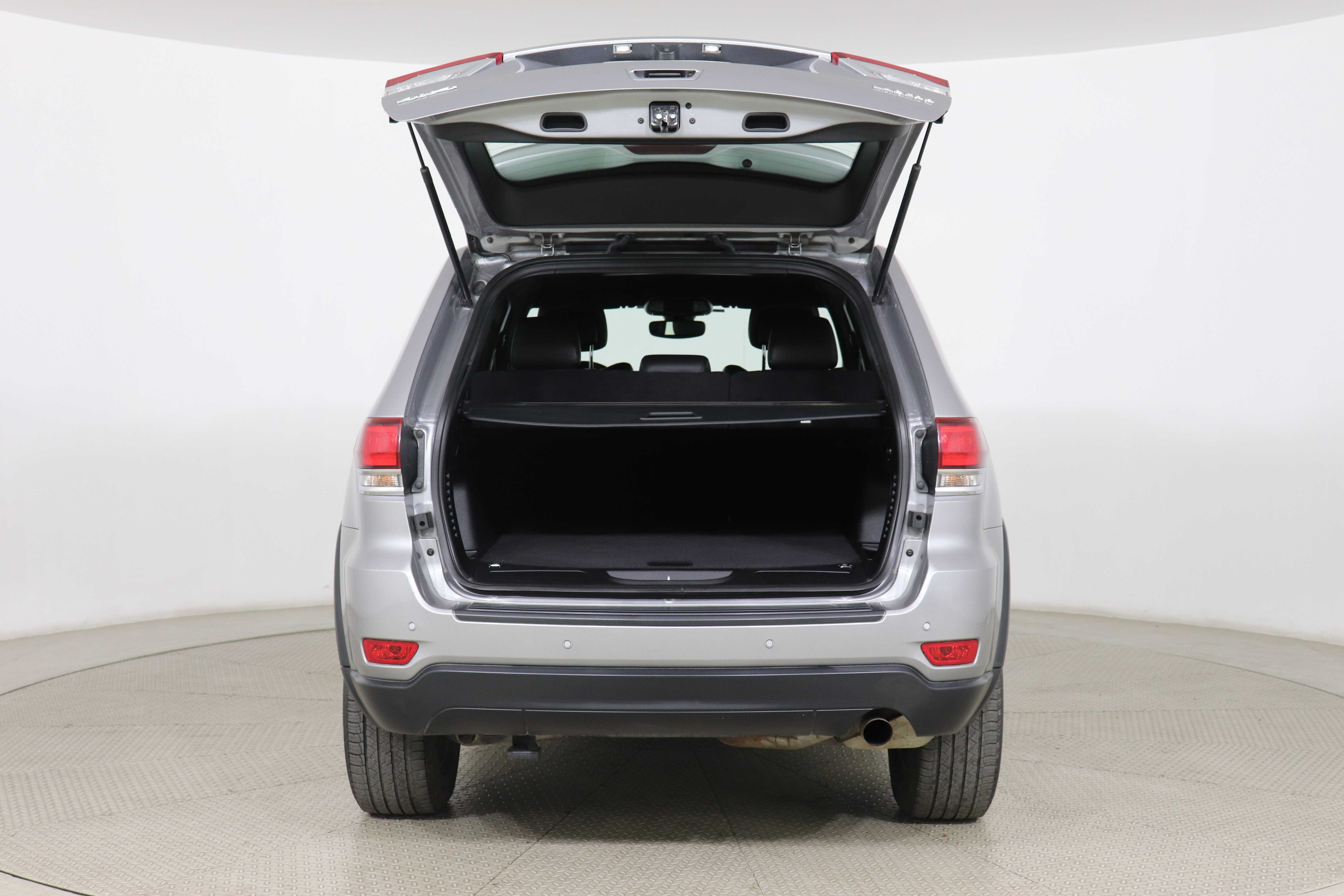 Jeep Grand Cherokee - One Grand Cherokee